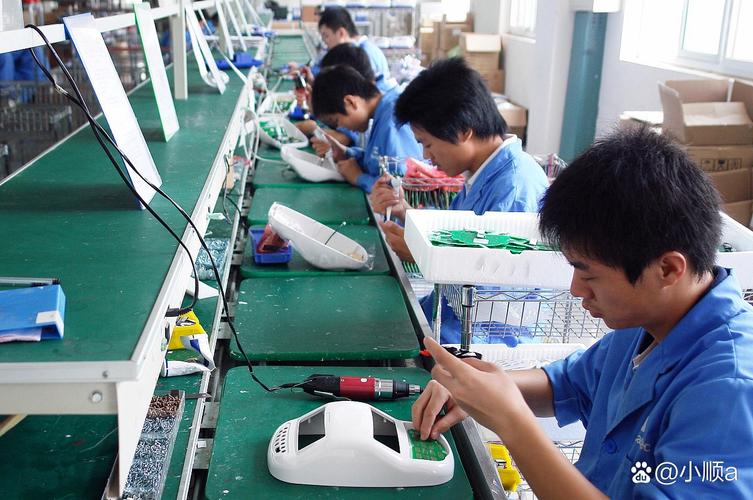 流水线上的十二小时 一份工厂工作背后的生存算术